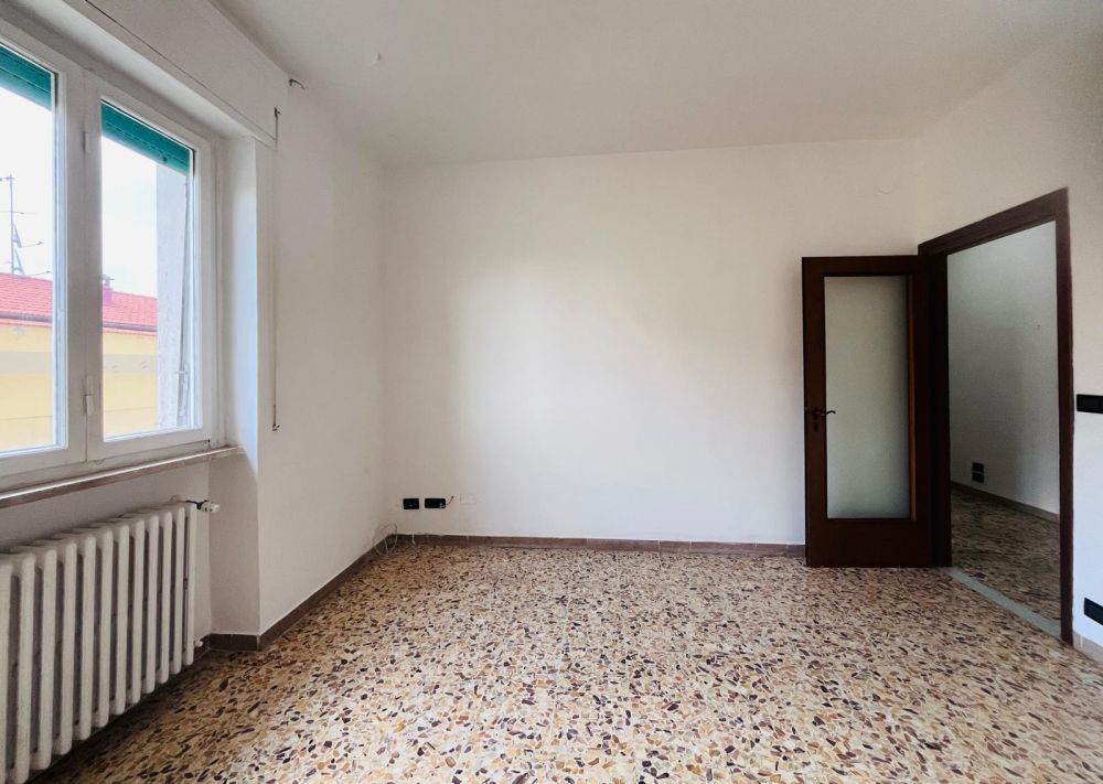 Appartamento in vendita a Livorno buone condizioni 2 camere matrimoniali zona Garibaldi-Zola